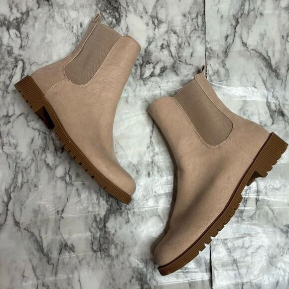 LOFT Chelsea Ankle Boots Tan Beige Size 8.5 neutral minimalist casual - Picture 1 of 7